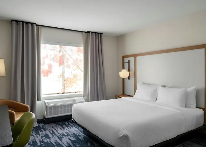 Fairfield By Marriott & Hotel