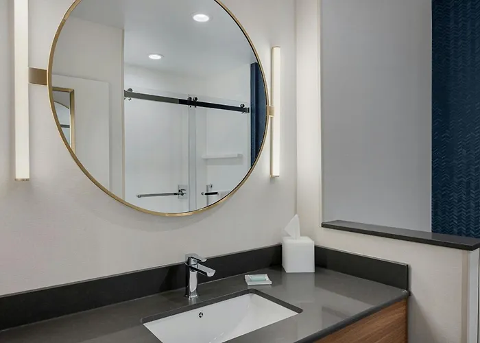 Fairfield By Marriott &